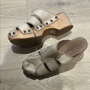 Free people Beige Leather Women's Clogs 38